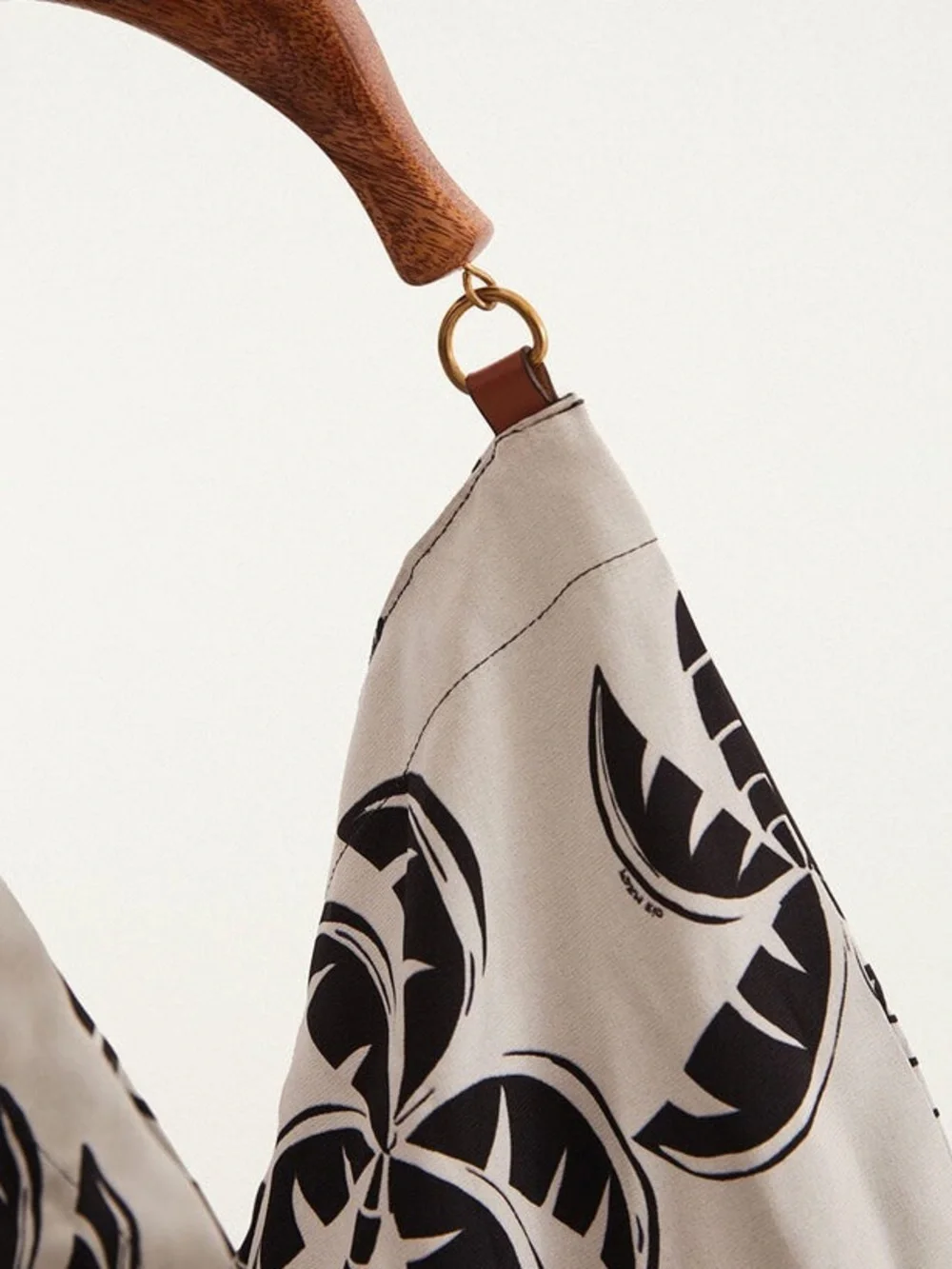 NEW FARM Rio Black And White Scarf Tote Bag Wood Handle Reversible Palm Trees